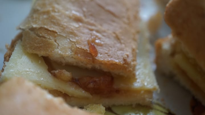 Childhood Sandwiches: Honey, Cheese and Jam